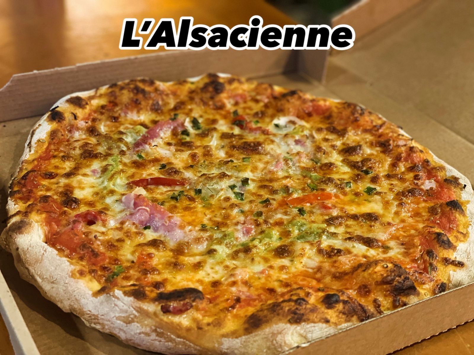 L'Alsacienne — pizza tomate jambon poivrons